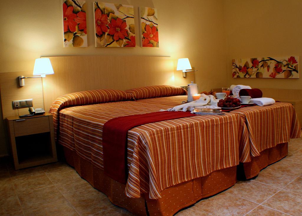 Confluent Health Resort Cofrentes Habitación foto